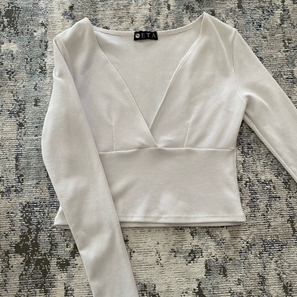 Seta Crop Top - Picture 3 of 3